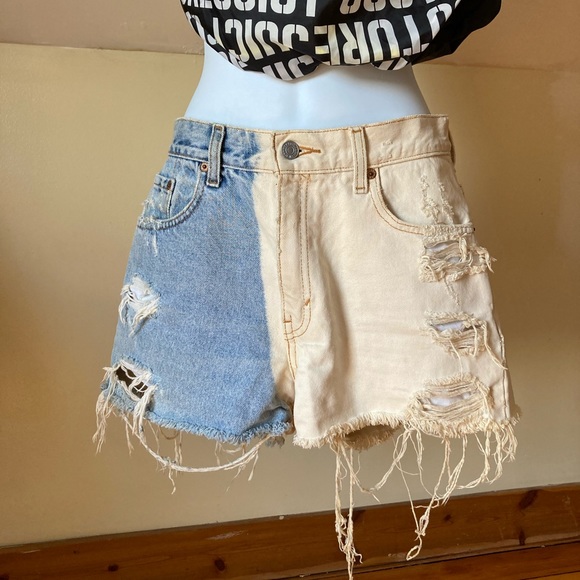 Levi's Pants - ❌SOLD❌Levi’s Vintage high waisted two tone shorts